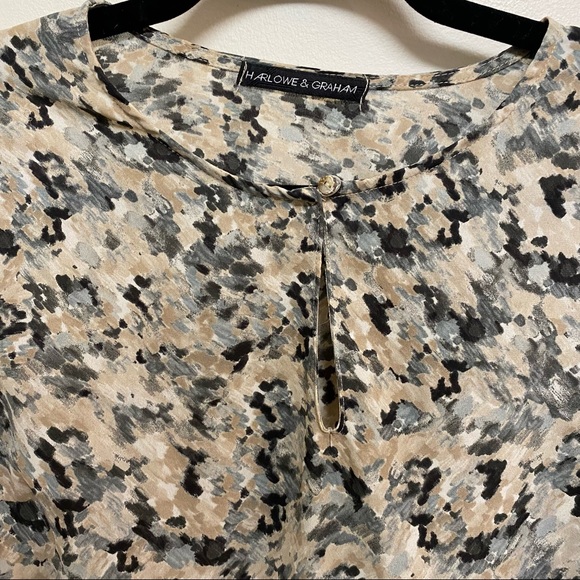 ✨ Harlowe & Graham printed bell long sleeve blouse (DONATING ON 11/12) - Picture 2 of 7